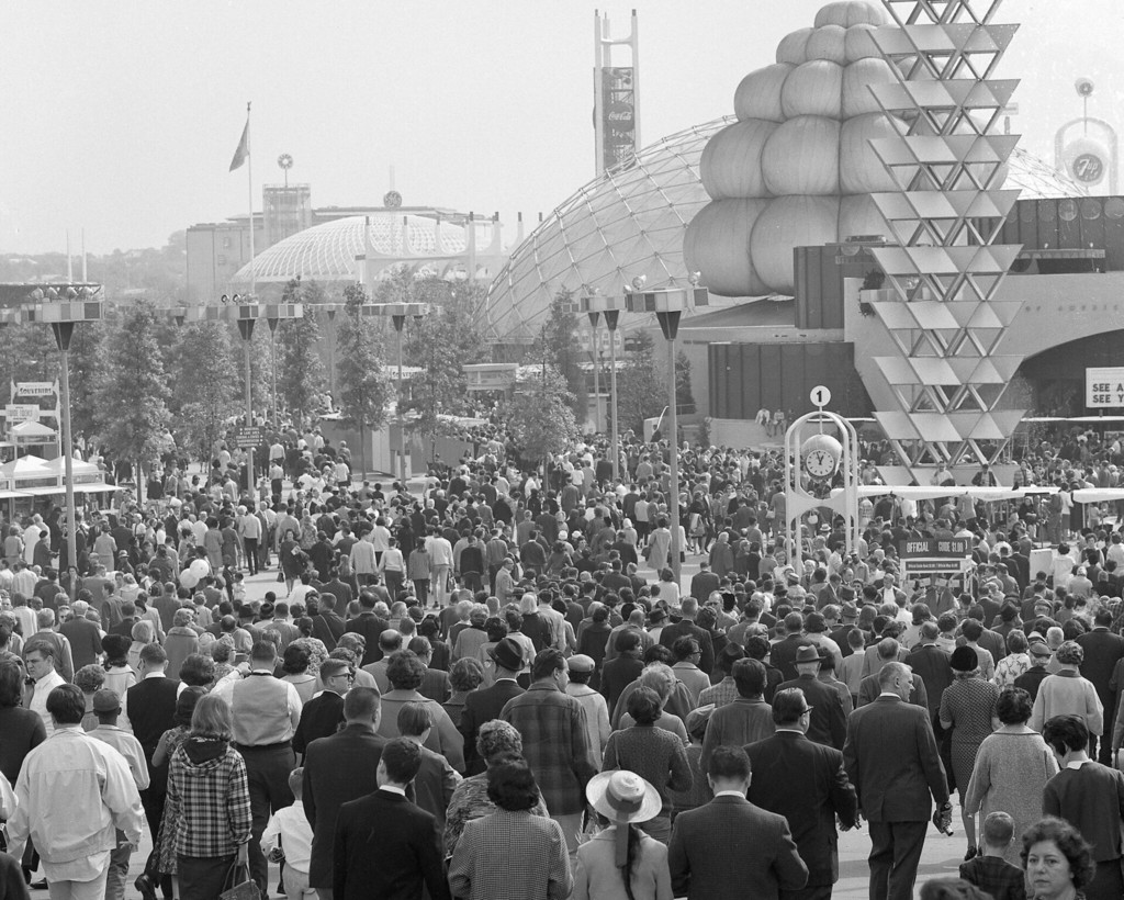 World's Fair crowd