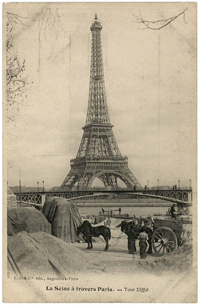 La Seine a travers Paris. Tour Eiffel