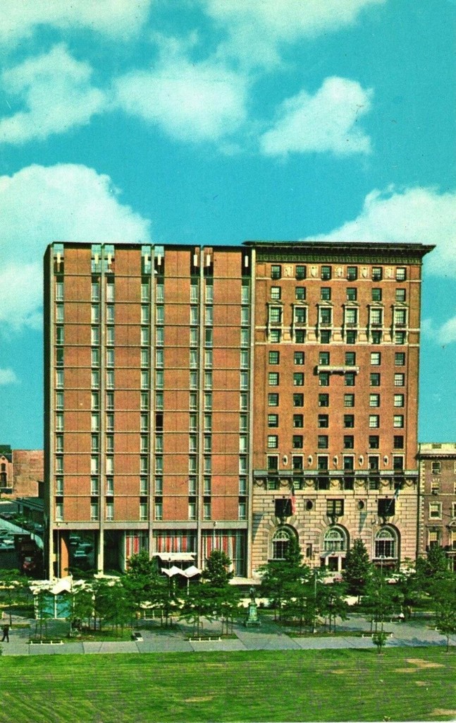 Newark. 'A Knott Hotel' & Robert Treat Hotel