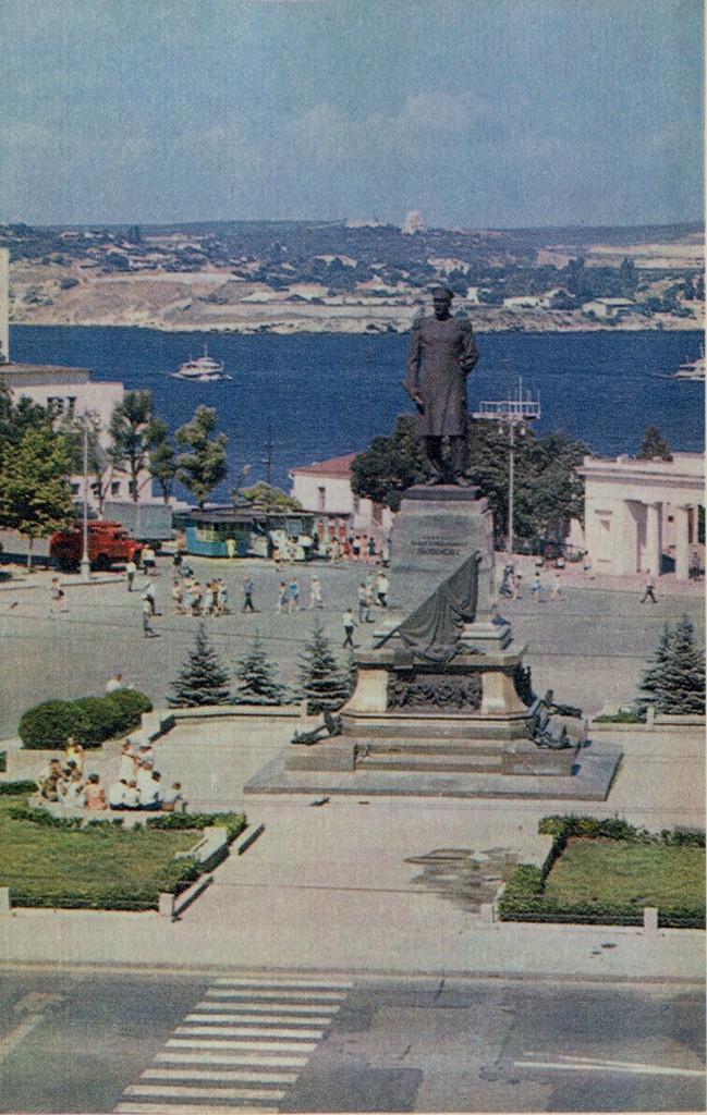 Пам'ятник П. С. Нахімова.