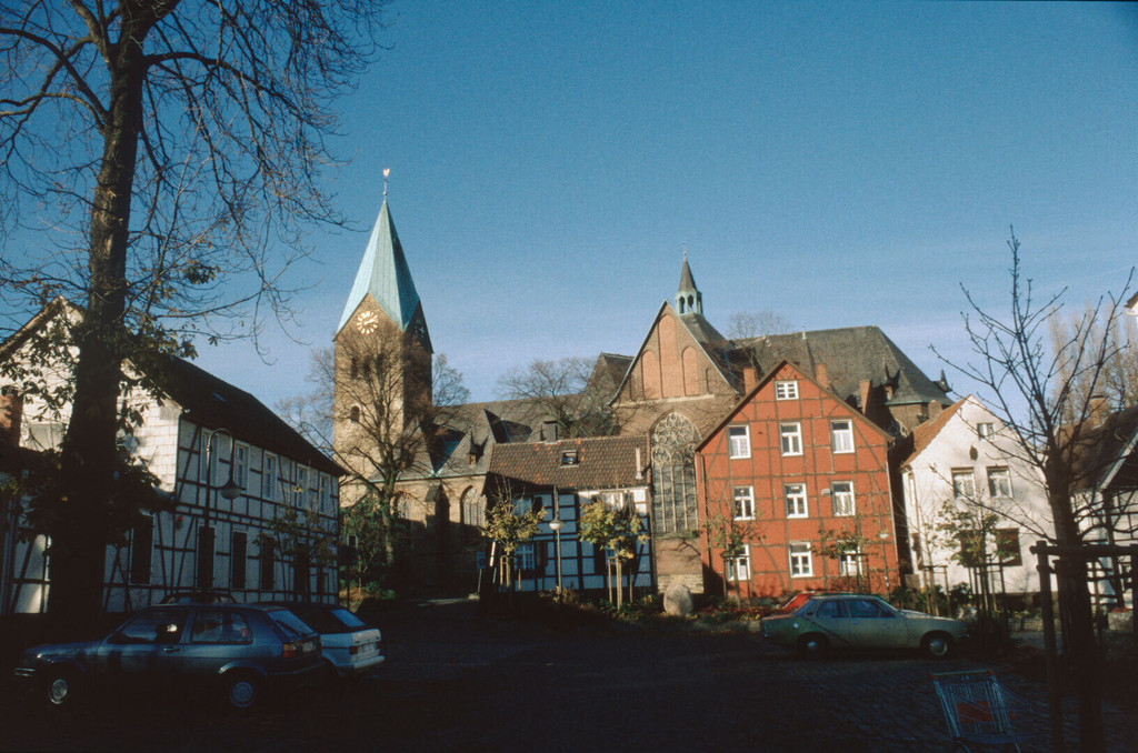 Waltrop, Blick mit der St. Peter Kirche