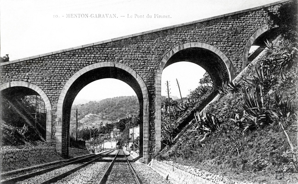 Menton-Garavan. Le Pont du pironet