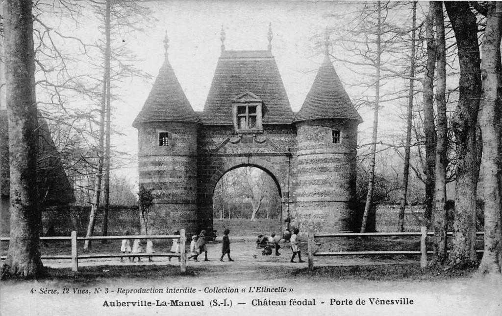Auberville-la-Manuel. Château féodal - porte de Vénesville