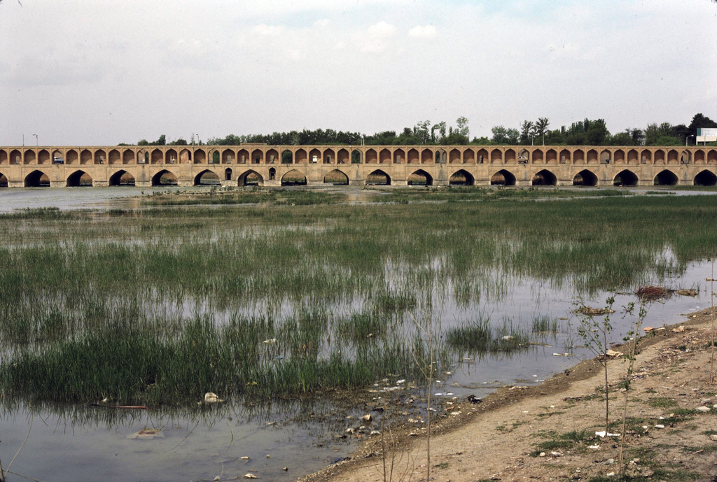 Isfahan. Si o se pol bridge over zayandeh rud