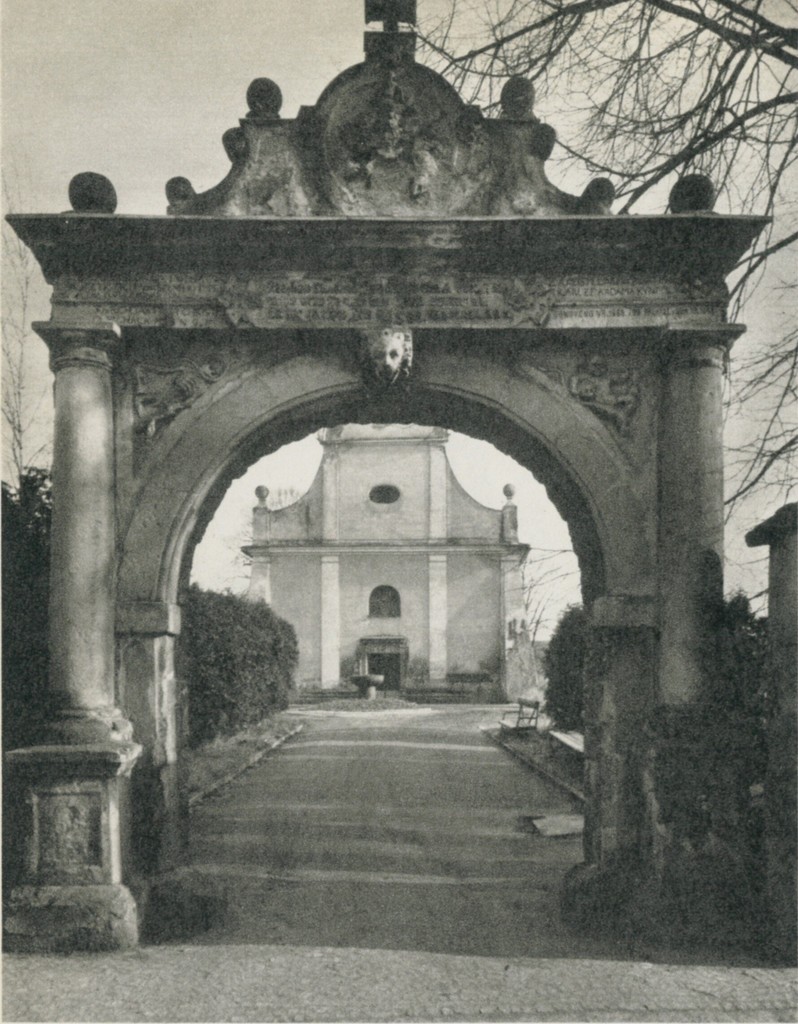 Vstup na hřbitov a hřbitovni kostel sv.Barbory (1588 a 1614)