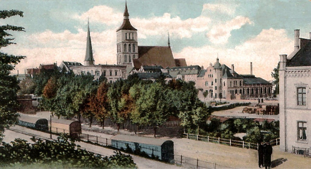 Nikolaikirche & Friedrich-Franz-Bahnhof