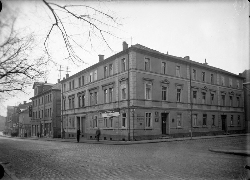 Friedrich-Naumann-Straße 1 und Ernst-Thälmann-Straße 17 (damals Zunkelstraße und Ludendorff-Straße)