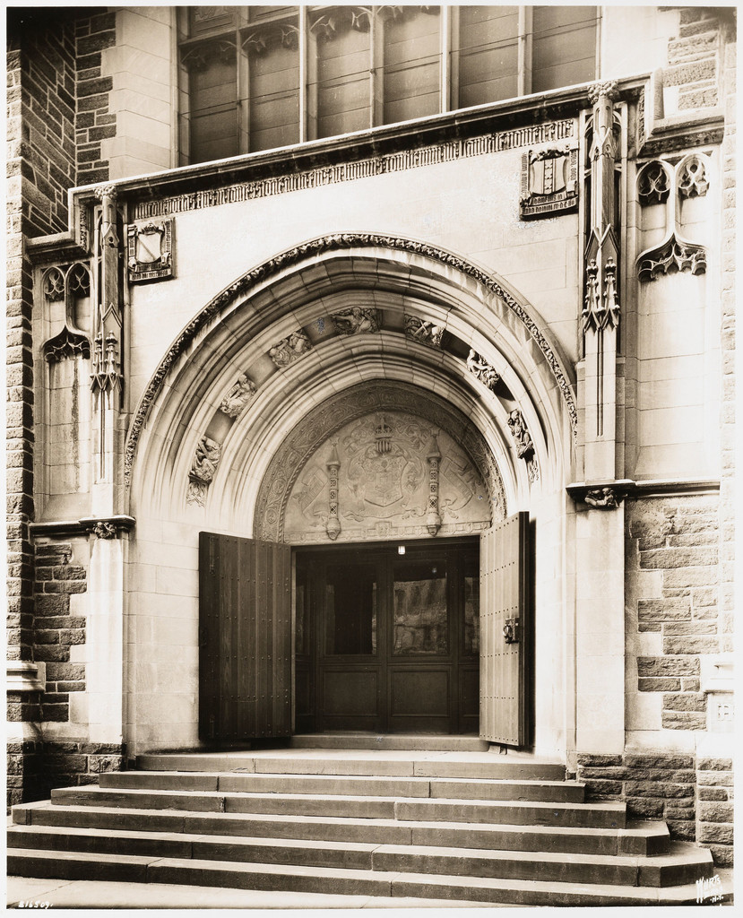 1010 Park Avenue. Central Christian Church. Entrance