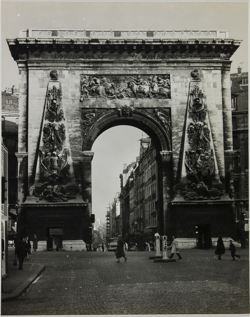 La Porte Saint-Denis. Vue prise vers le nord et la rue du Faubourg Saint-Denis