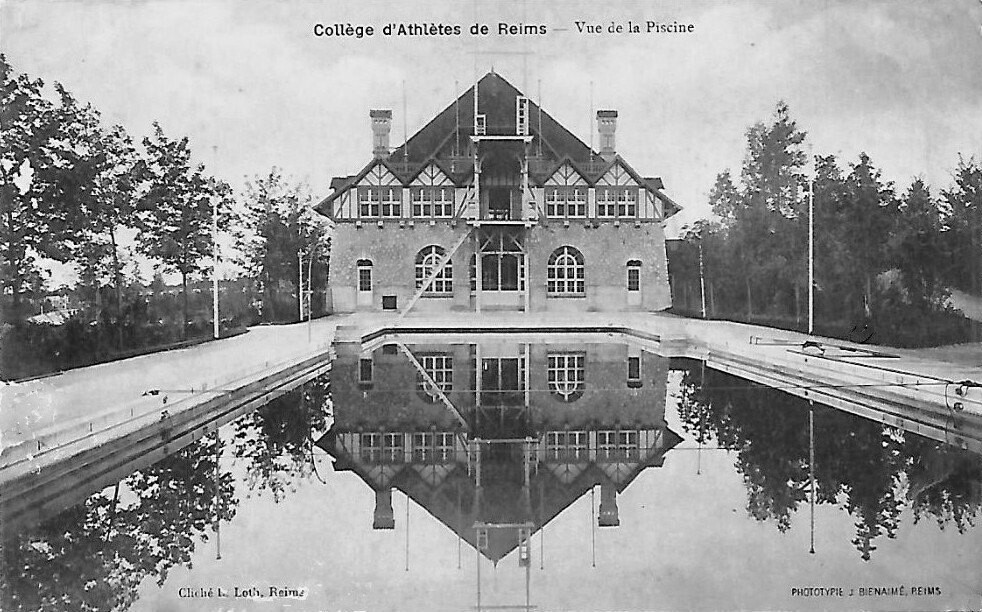 Reims. Collège d'Athlètes - Vue de la piscine