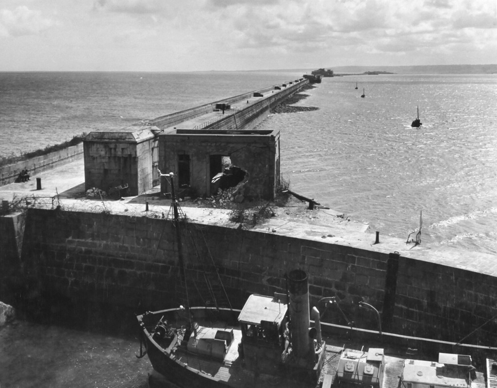 Fort de l'Ouest sur la digue du Large à Cherbourg