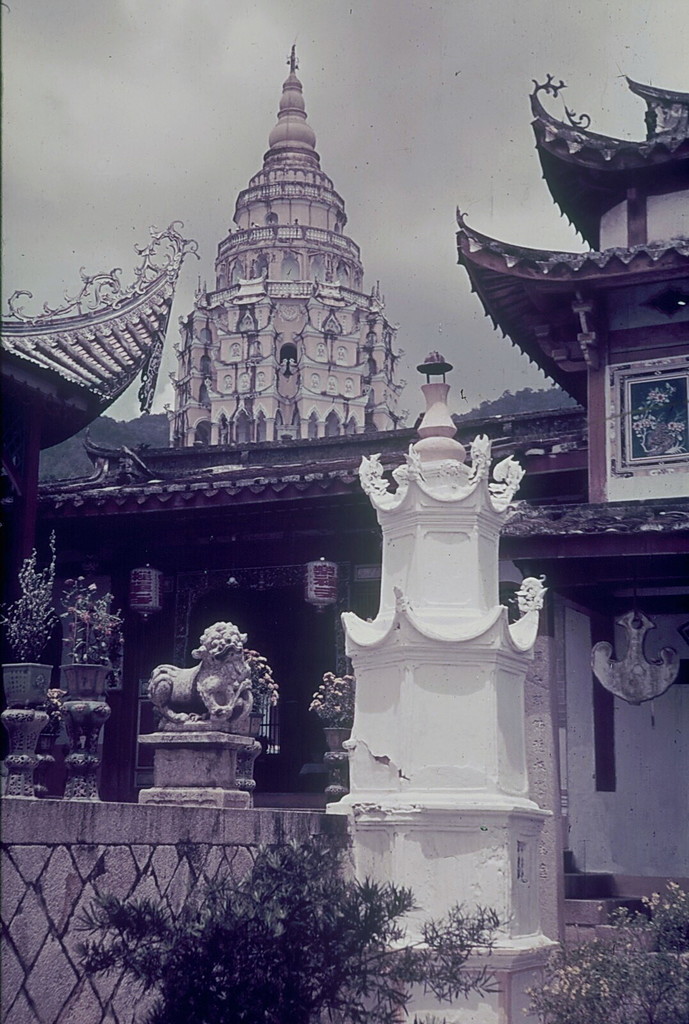 Kek Lok Si. Pagoda of Ten Thousand Buddhas
