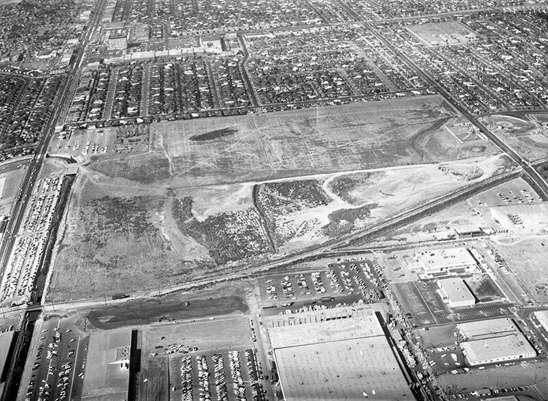 Crenshaw Drive-In, Hawthorne, looking north