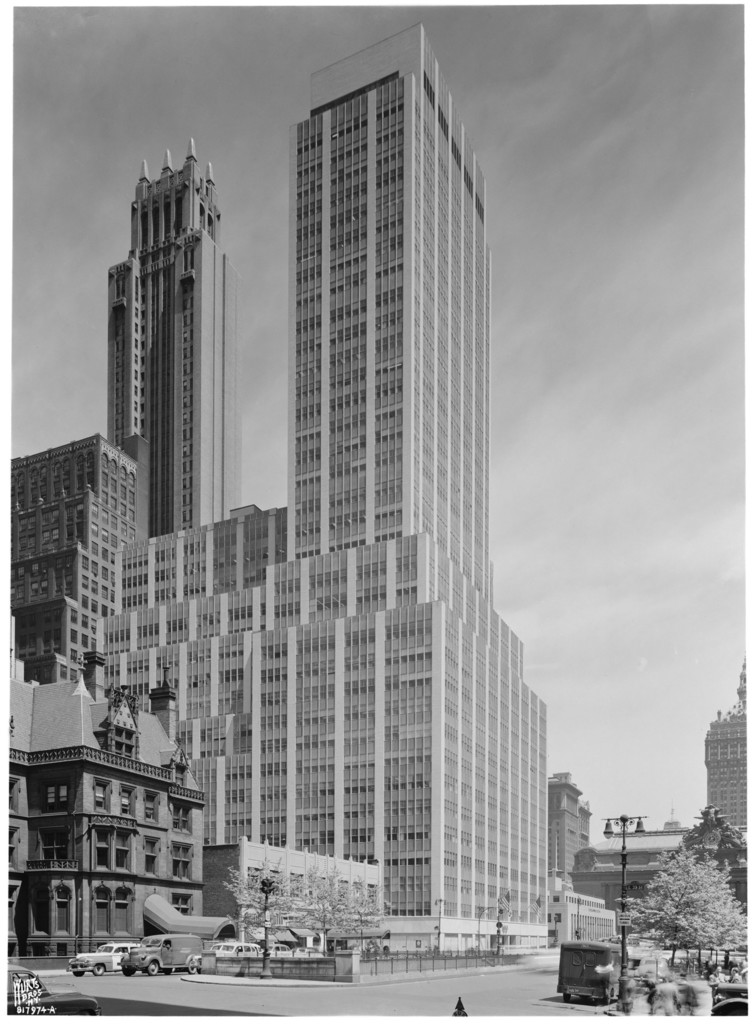 100 Park Avenue. Apartment building, view from ground