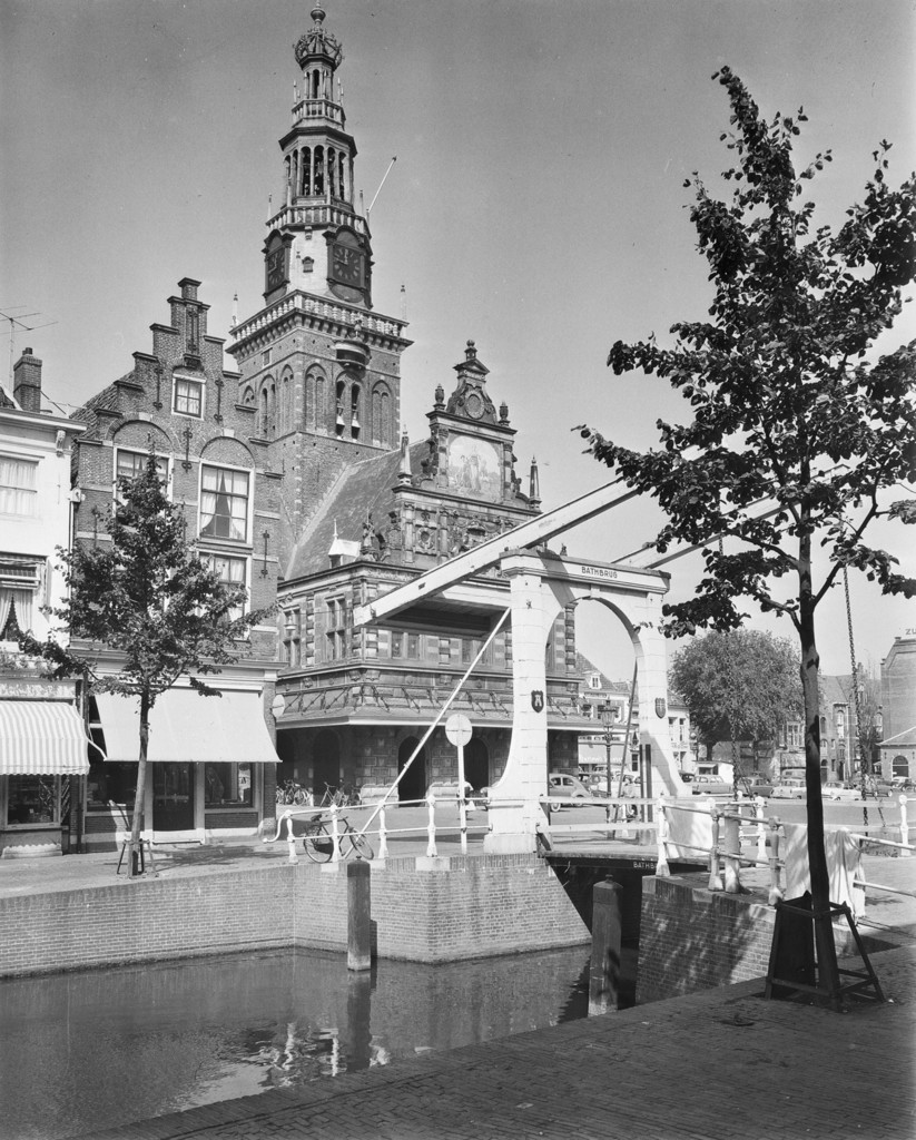 Alkmaar. Bathbrug met Waagtoren
