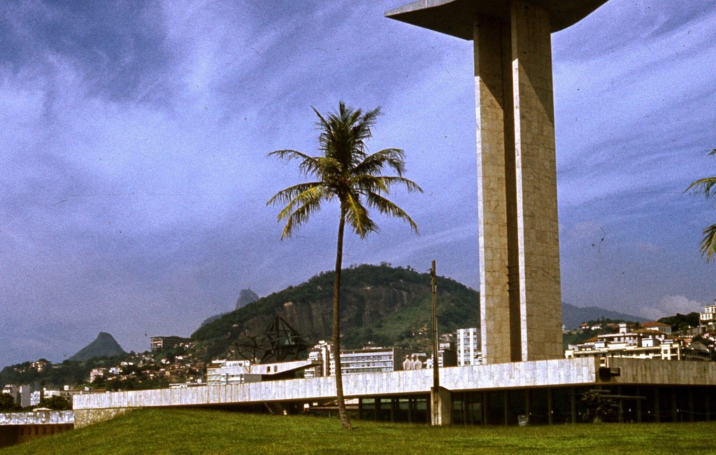 Parque do Flamengo (Aterro). Monumento Nacional aos Mortos da Segunda