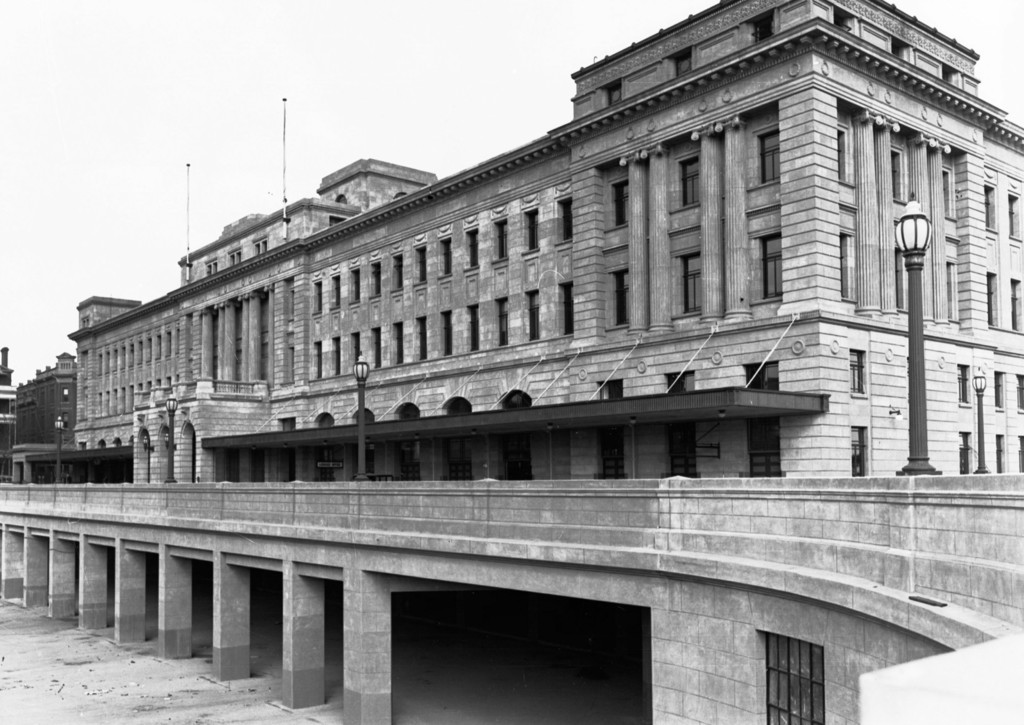 Adelaide. Railway Station