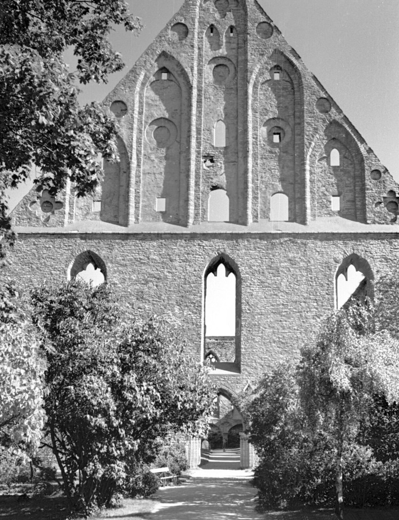 Lääne fassaadi kirik Mary