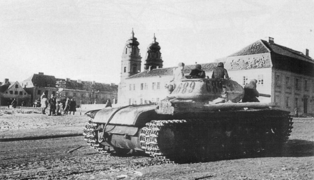 Czołg ciężki KV-1s czas marszu