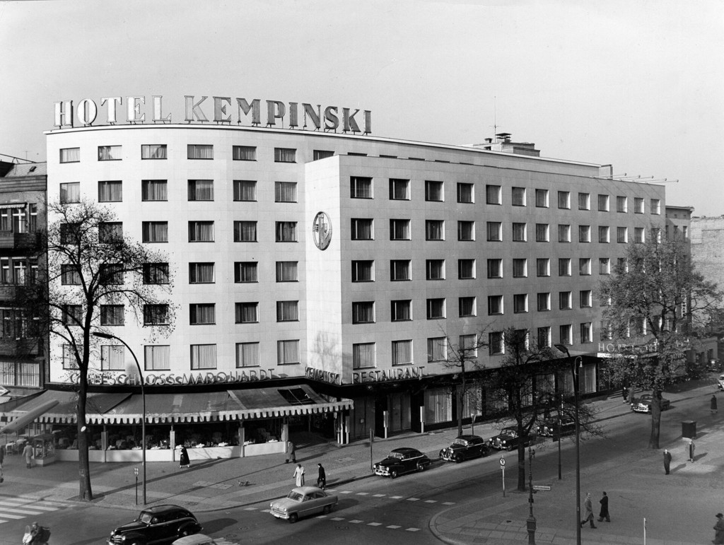 Das Hotel Kempinski am Kurfürstendamm / Ecke Fasanenstraße