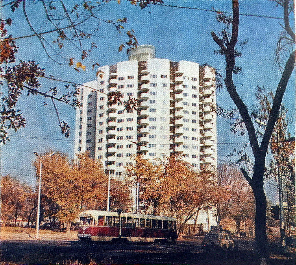 Экспериментальный 16-этажный монолитный жилой дом по улице Ленина