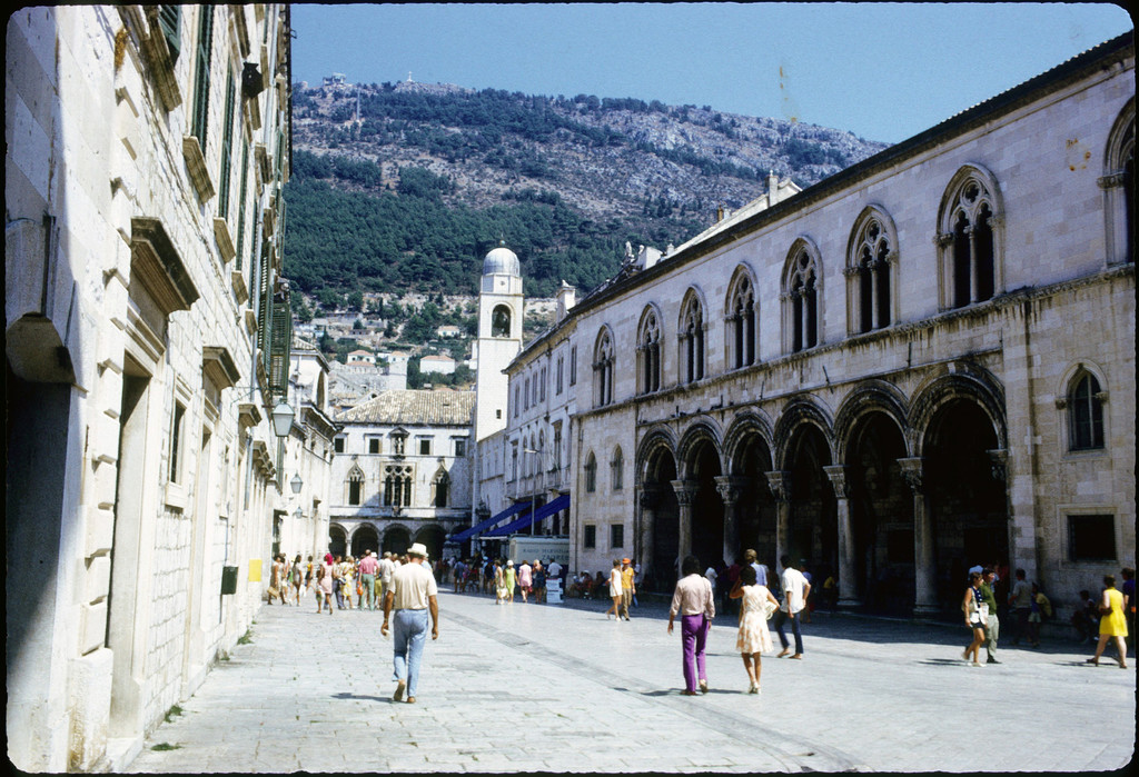 Dubrovnik. Ul. Pred Dvorom