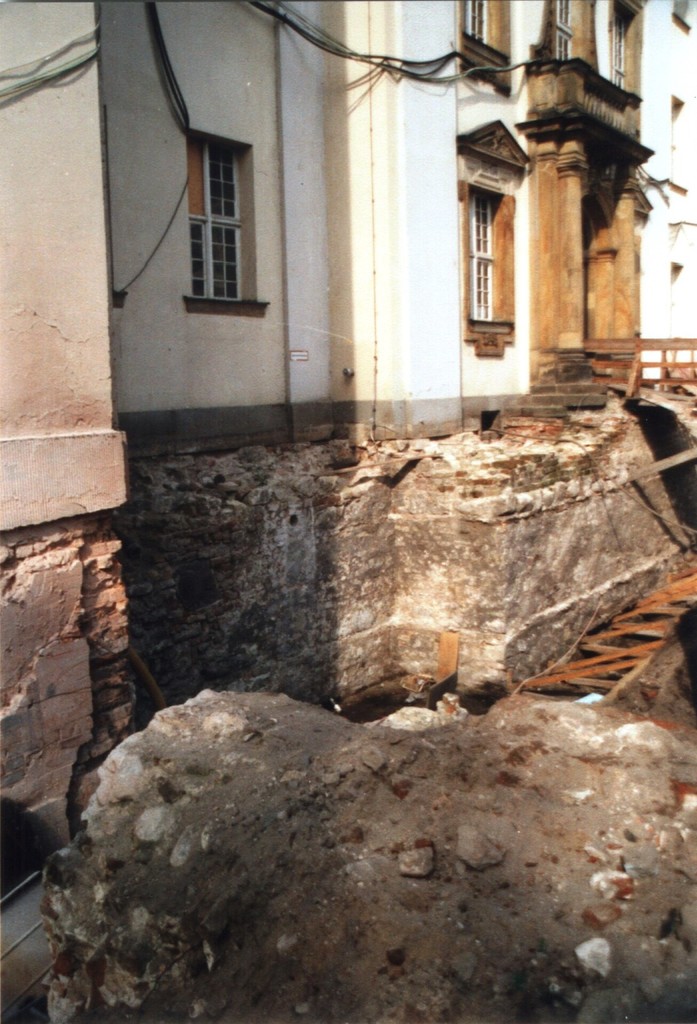 Grabung auf der Schlossinsel Köpenick vor dem Schloss Köpenick
