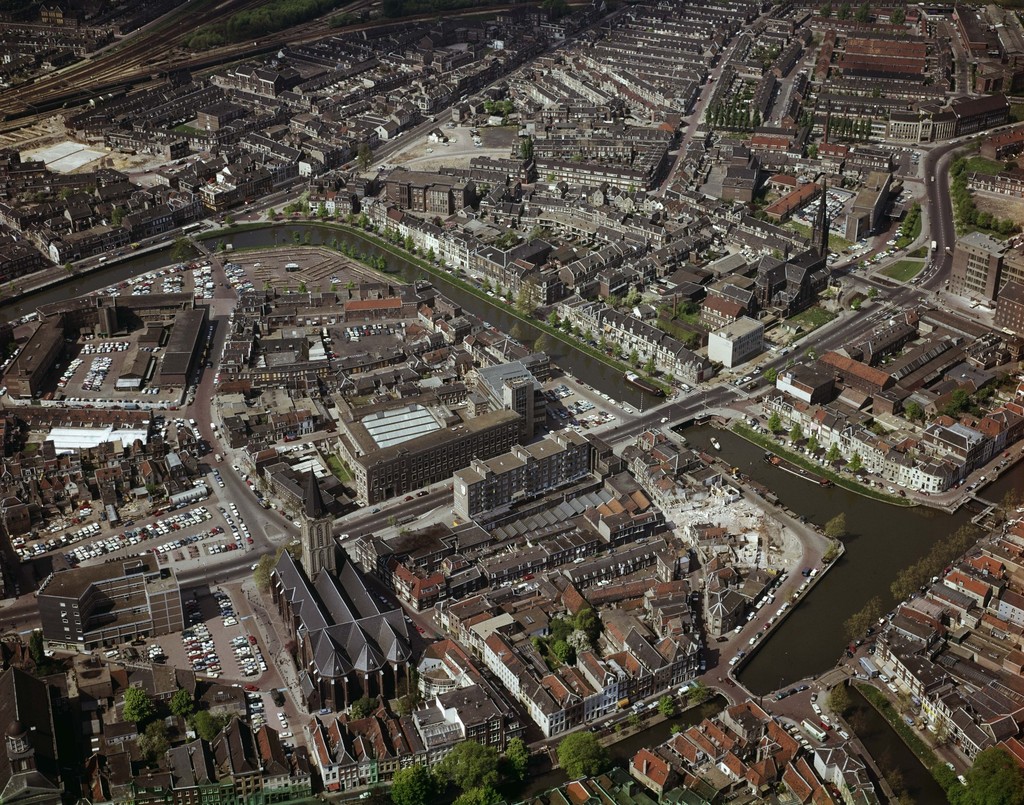 Luchtfoto van Wijk C en het gebied tussen de Amsterdamsestraatweg en Oudenoord