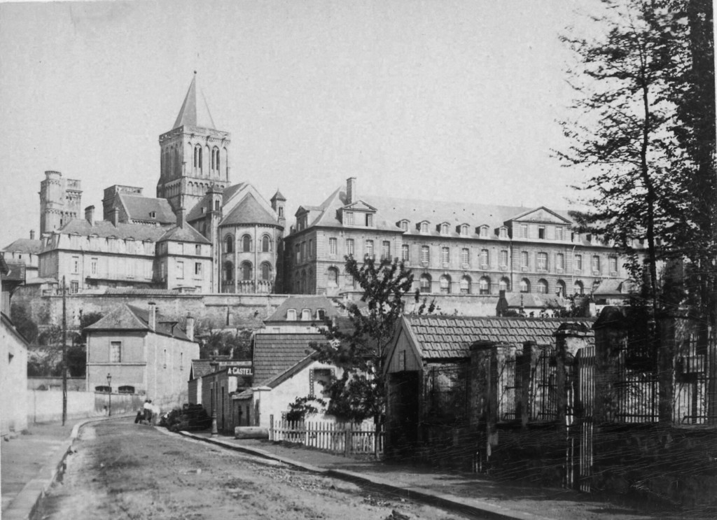 Caen, vue générale de l'Hopital