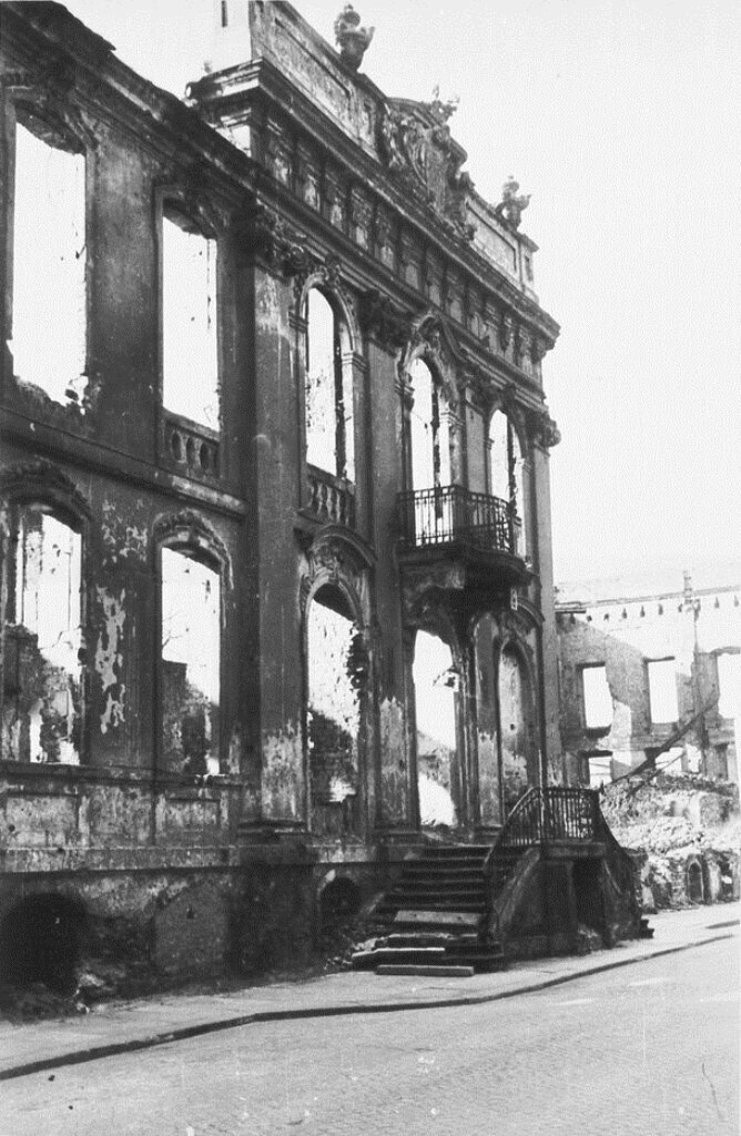 Oberwallstraße 1-2: Ruinen des Palastes