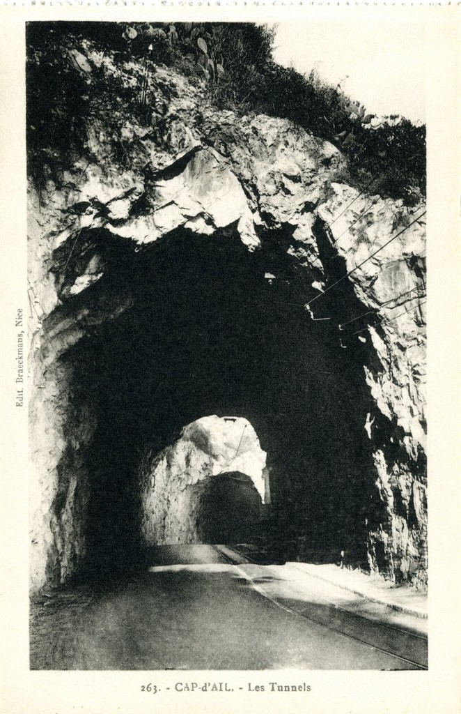 Cap d'Ail. Les Tunnels