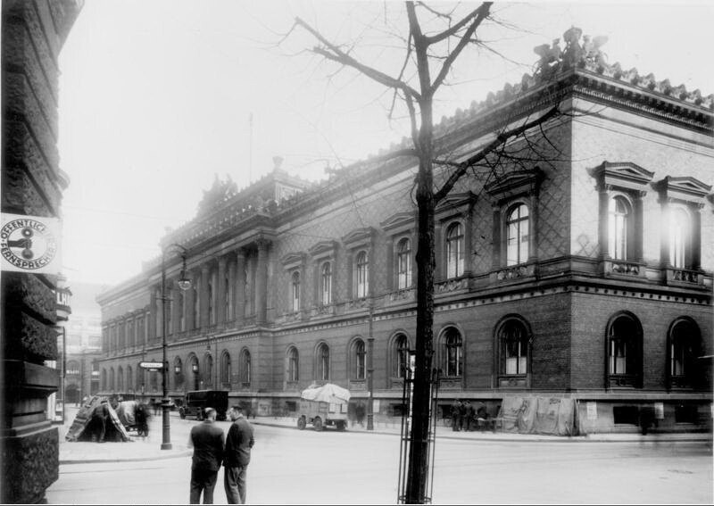 Jägerstraße 34: Blick auf die Nordseite des Alten Reichsbankgebäudes