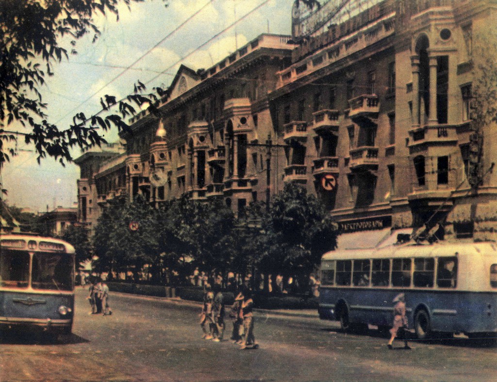 Pe Avenue Lenin