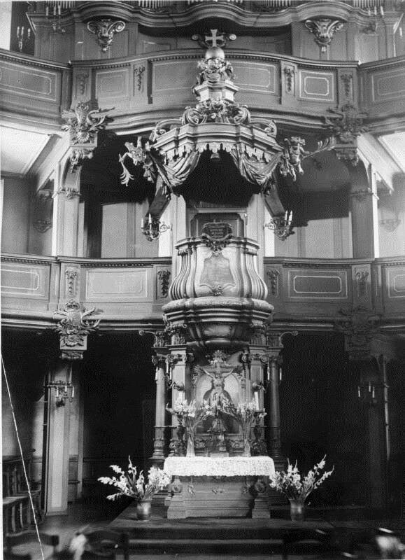 Altar und Kanzel der Dreifaltigkeitskirche