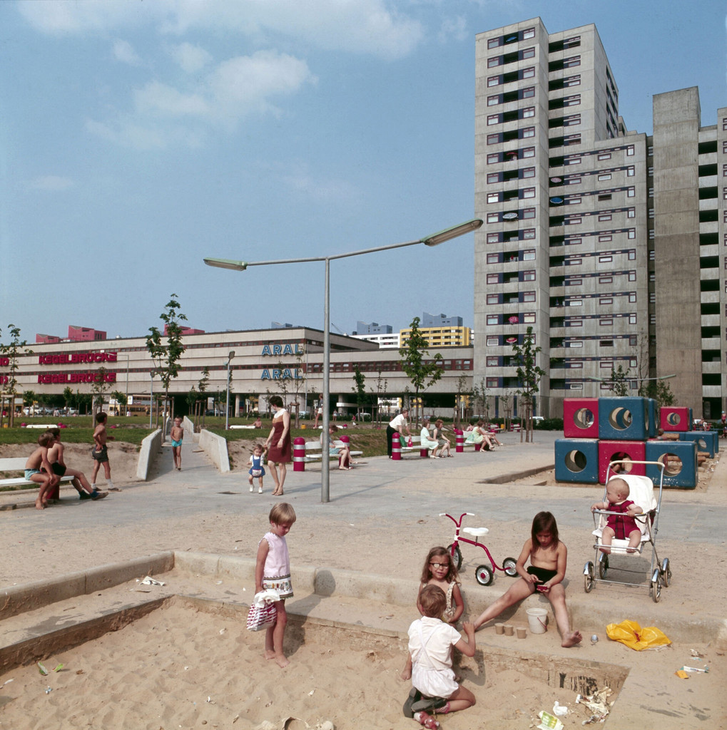 Children's playground in the Märkisches Viertel
