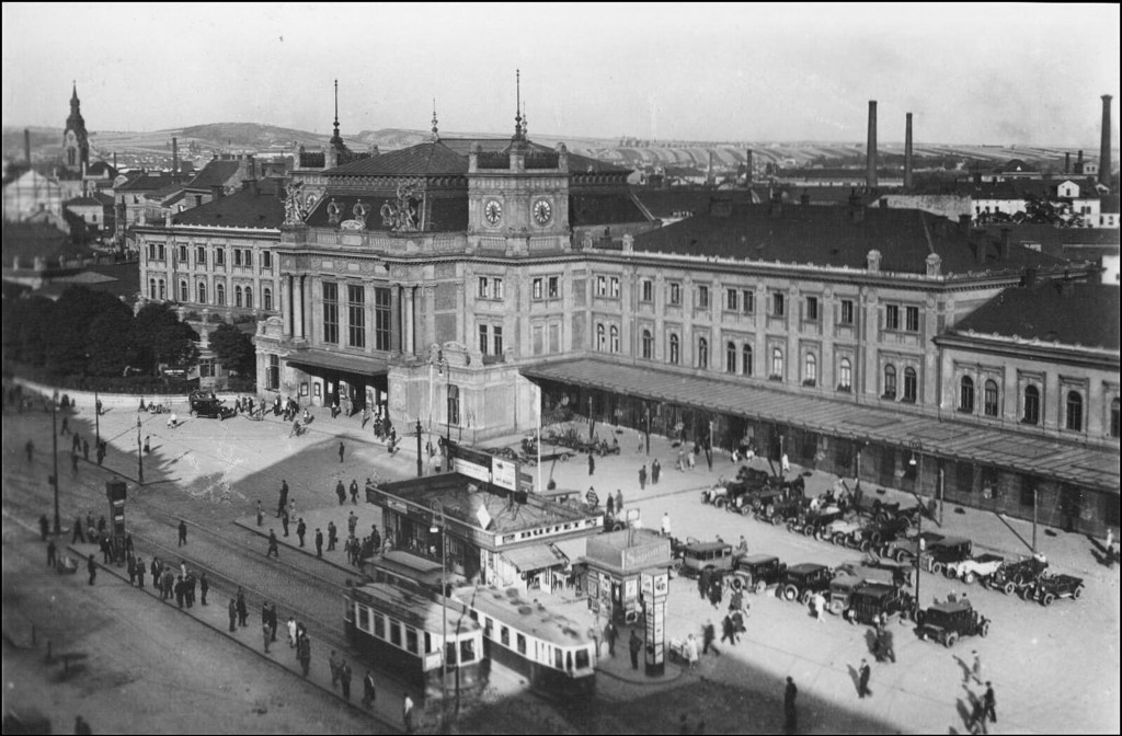 Brno, nádraží. Hlavní nádraží a tramvajová zastávka