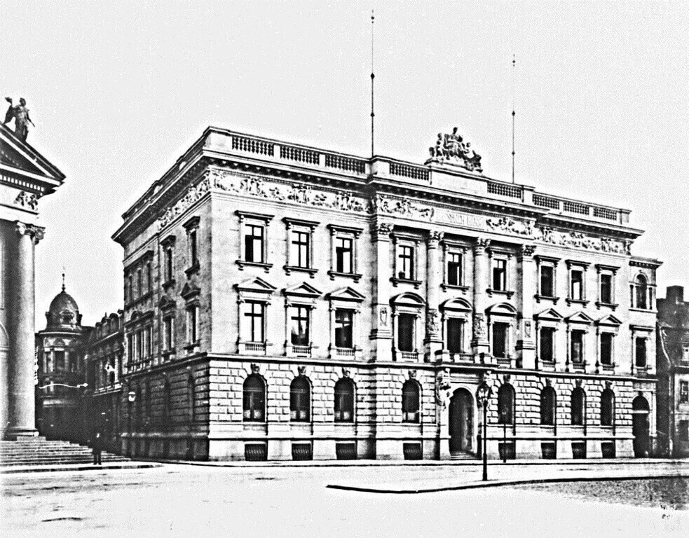 Behrenstraße 38-39, Dresdner Bank