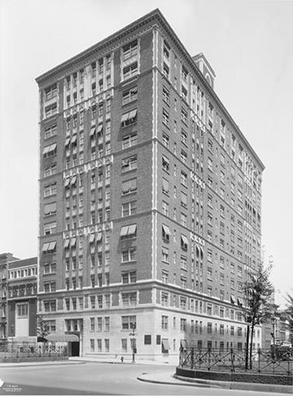 885 Park Avenue at the N.E. corner of 78th Street. Apartments, general exterior.