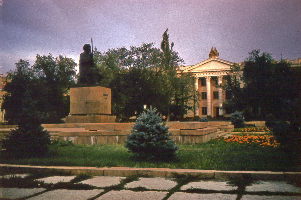 Памятник Токтогулу Сатылганову