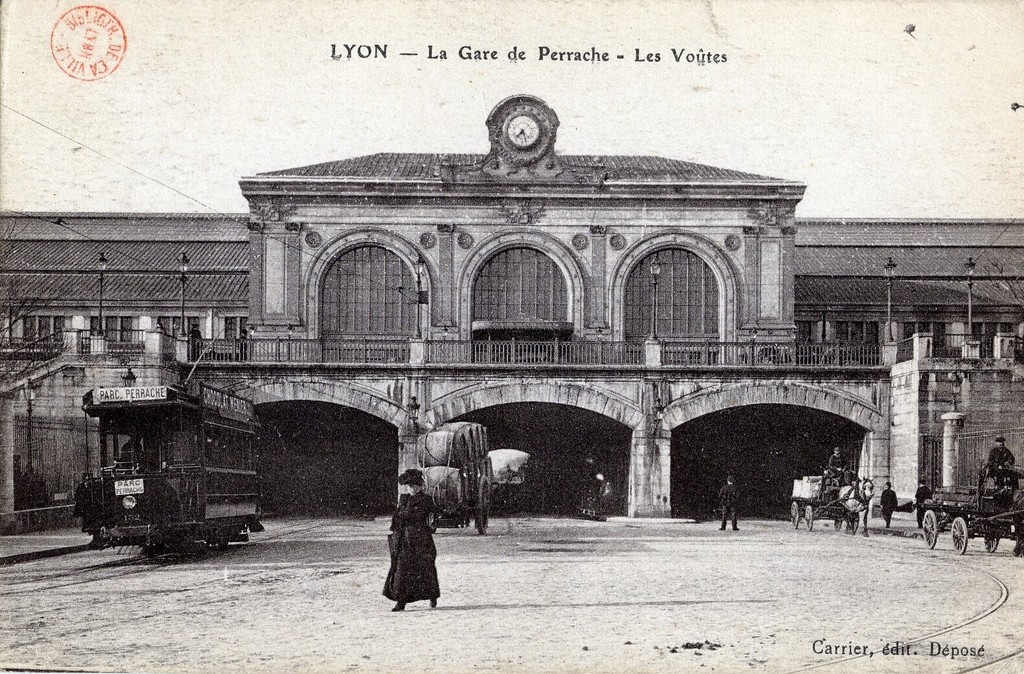 Lyon - La Gare de Perrache Les Voûtes