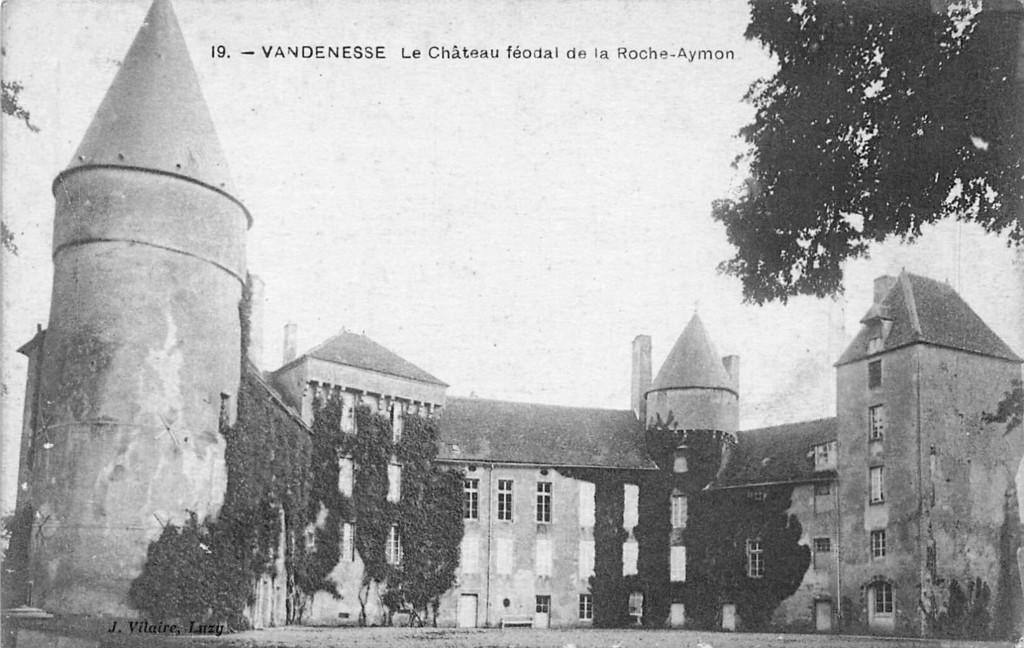 Vandenesse. Le Château féodal de la Roche-Aymon