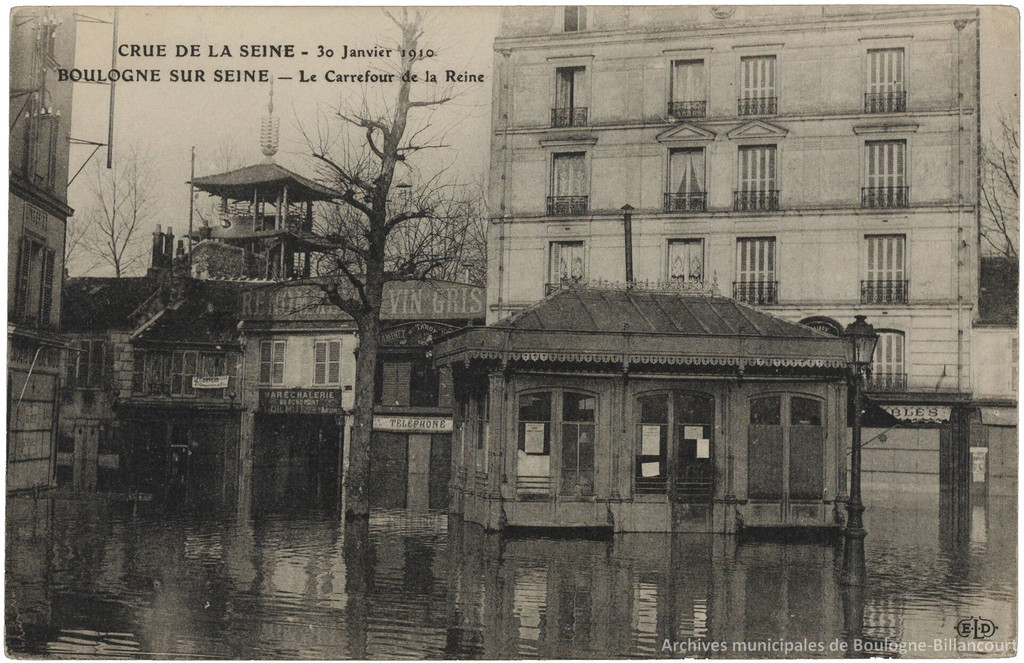 Inondation 1910. Le Carrefour de la Reine