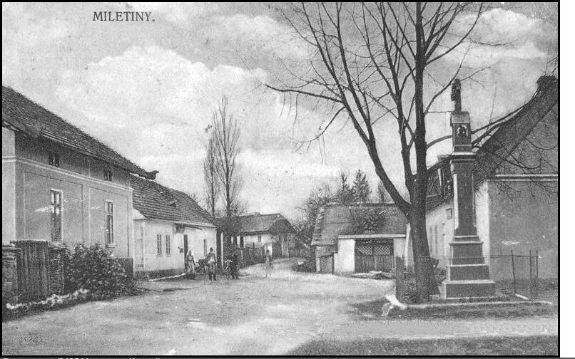 Miletín, Pohled z obce