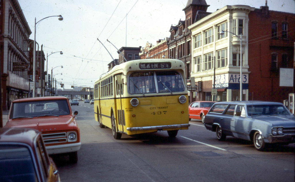 Trolleybus at South Jefferson Street