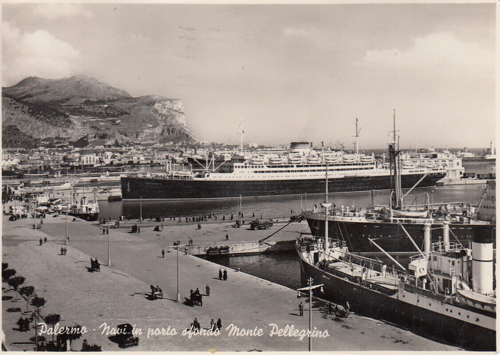 Palermo, Navi in porto sfondo Monte Pellegrino