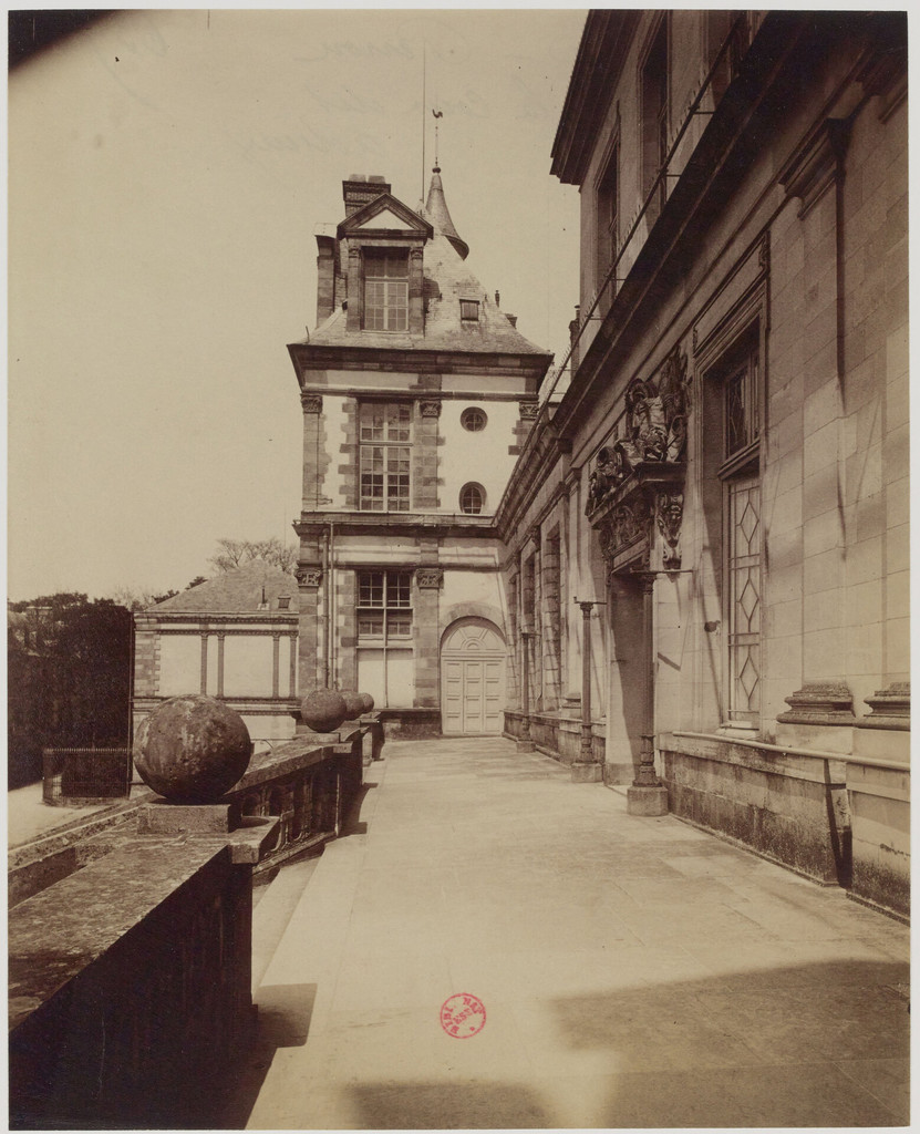 La Seine-et-Marne. Château Fontainebleau: Perron Escalier de la Cour des Adieux
