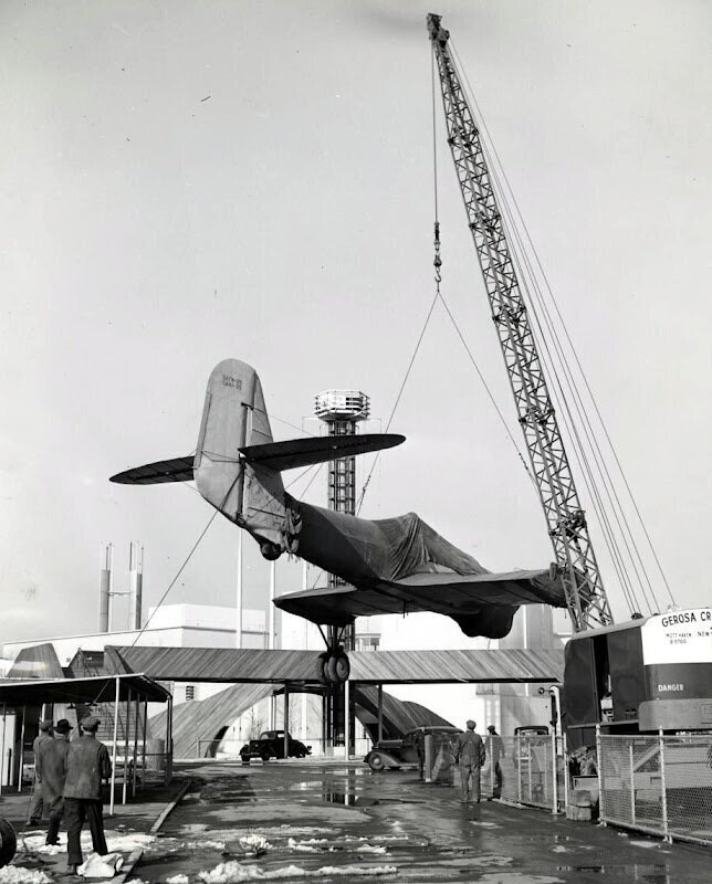 Dismantling of the model of the aircraft
