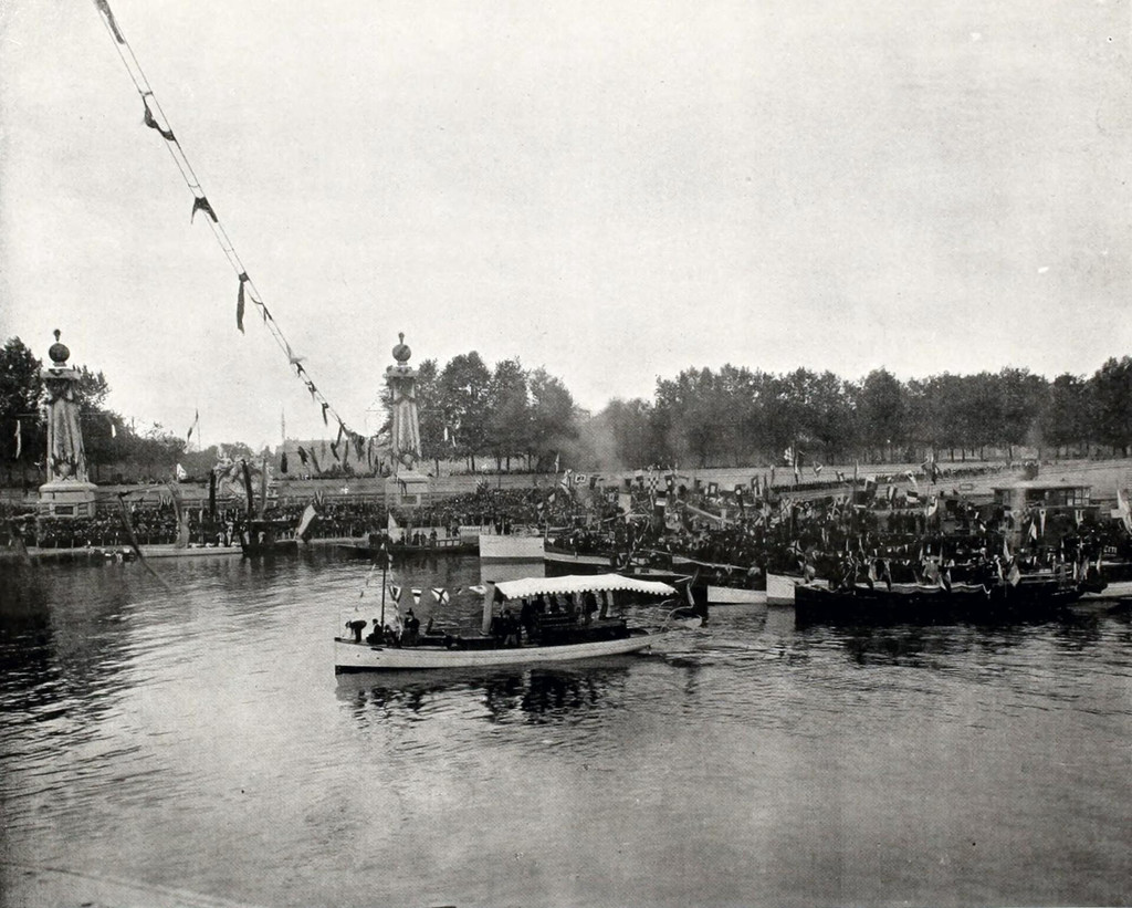 Solemn Emperor Alexander III bridge laid across the Seine