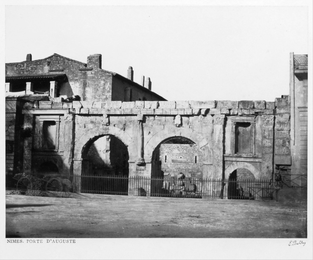 Nîmes. Porte d'Auguste