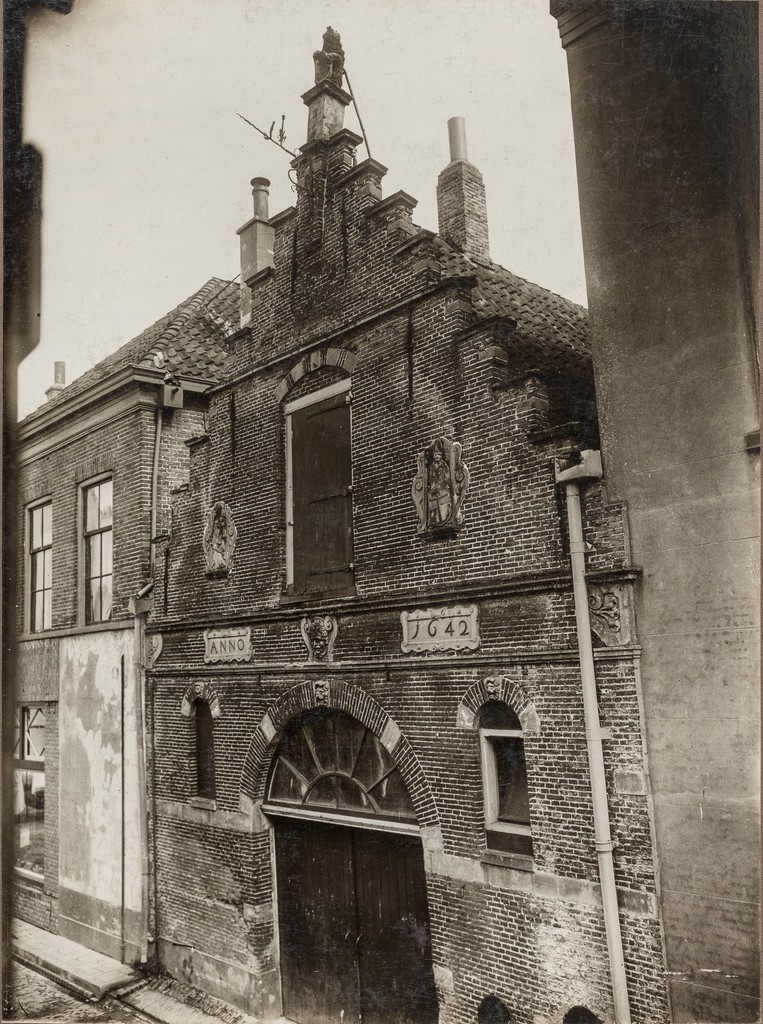 Steenwijk. Voormalige Boterwaag, voorgevel vóór de restauratie van 1929-1930